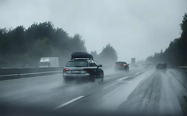 雨天行车,小心驾驶!